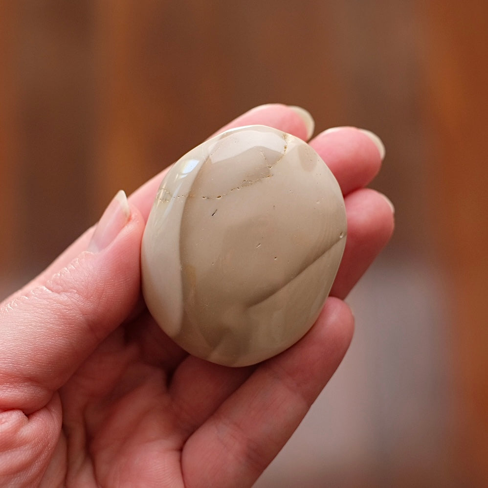 Mookaite Palm | Cream Mookaite Jasper Palm Stone
