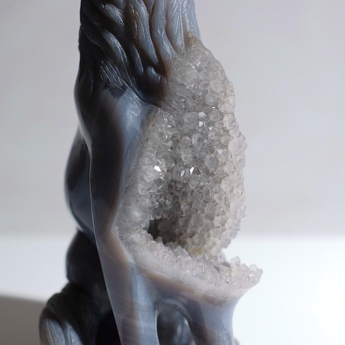 Stunning Druzy Agate Wolf Carving | Crystal Carving