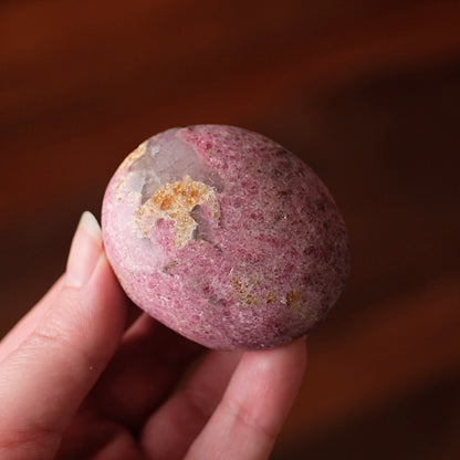 Rhodonite & Spessartine Palm | Rhodonite Palm Stone