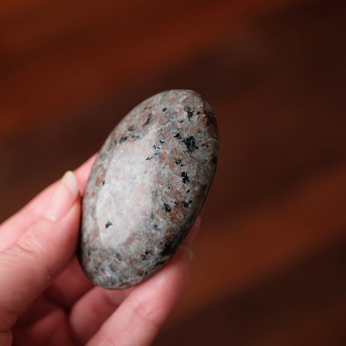 Yooperlite Palm | UV Reactive Crystal Palmstone