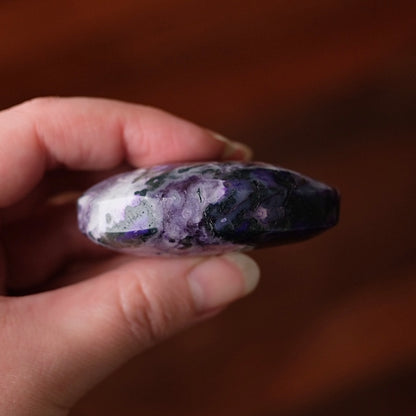 Dyed Moss Agate Palm | Moss Agate Crystal Palm Stone