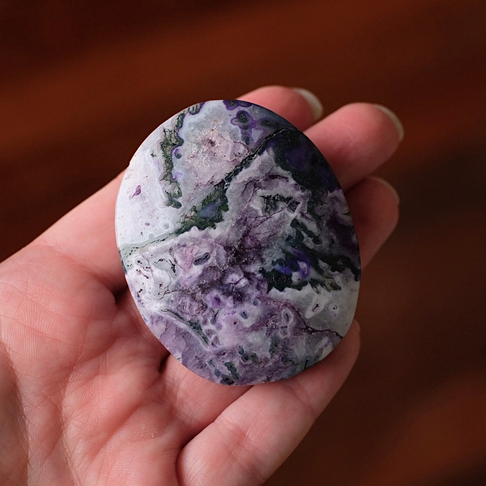 Dyed Moss Agate Palm | Moss Agate Crystal Palm Stone