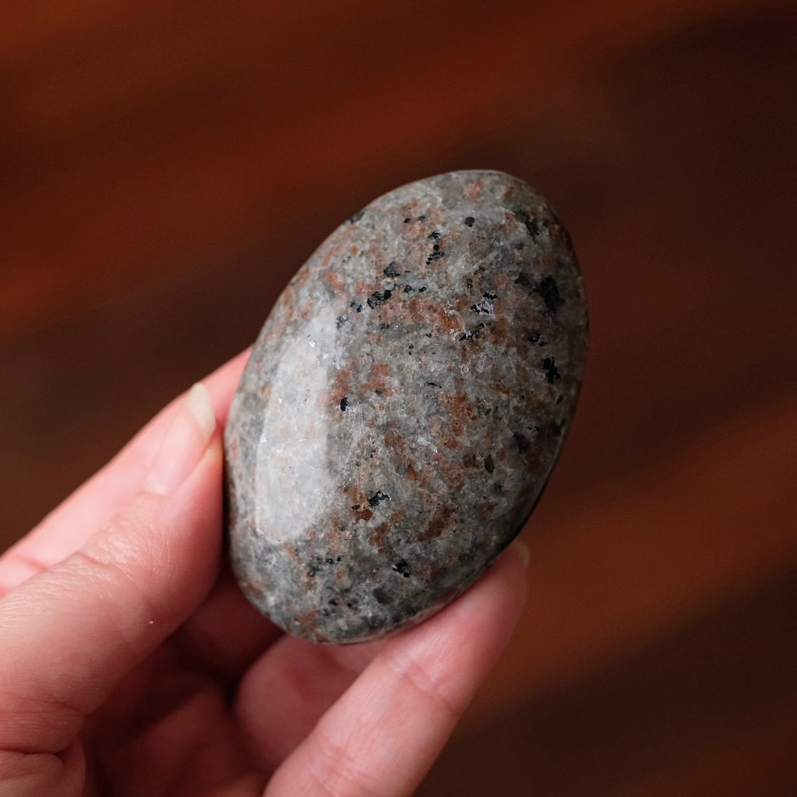 Yooperlite Palm | UV Reactive Crystal Palmstone