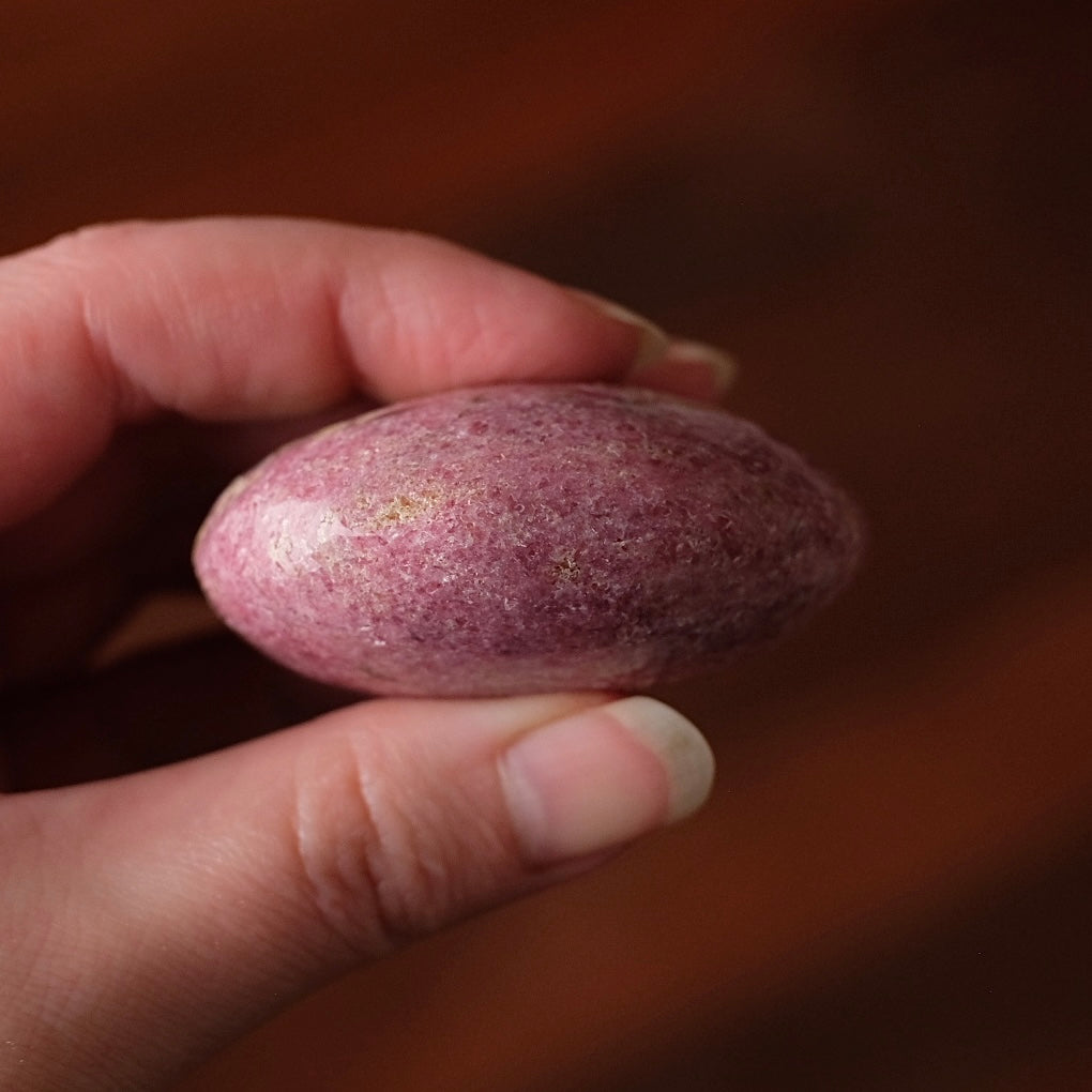 Rhodonite & Spessartine Palm | Rhodonite Palm Stone