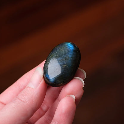 Flashy Labradorite Pocket Stone | Tumbled Crystal Palm