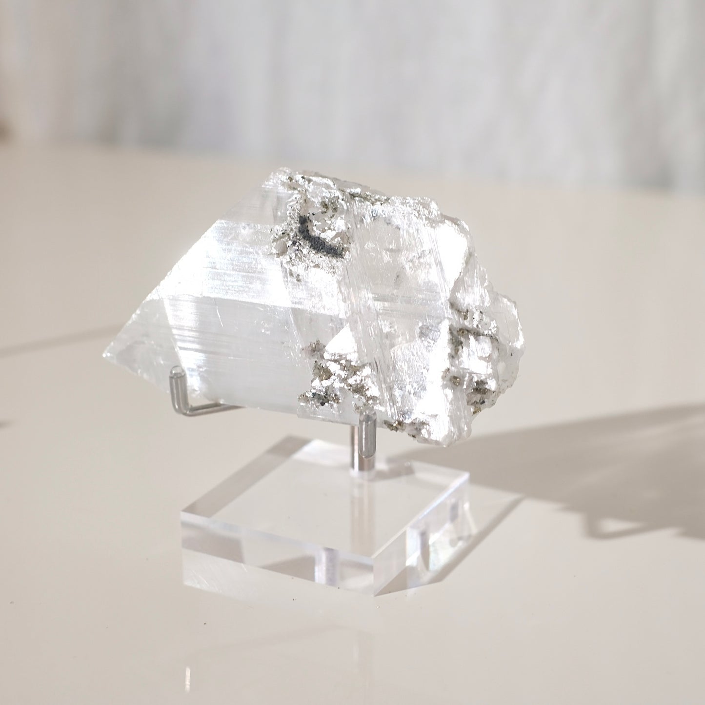 Acrylic Crystal Specimen Stand | Crystal Display Stand