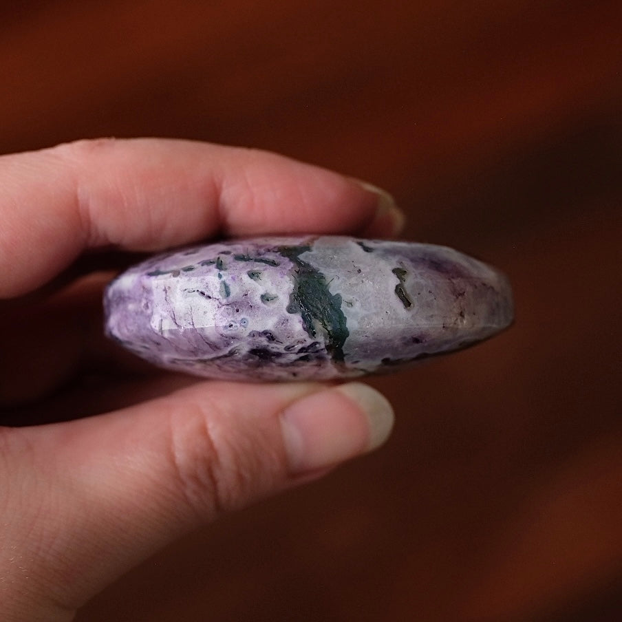 Dyed Moss Agate Palm | Moss Agate Crystal Palm Stone