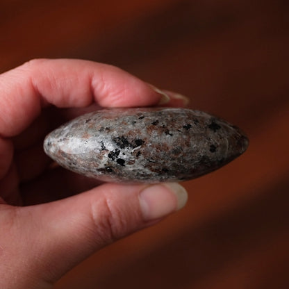 Yooperlite Palm | UV Reactive Crystal Palmstone