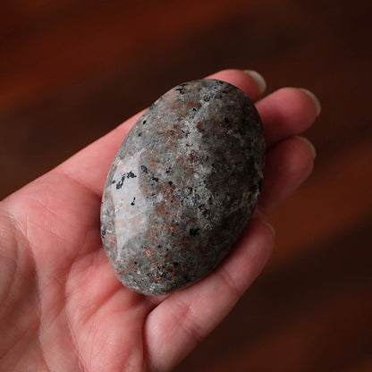 Yooperlite Palm | UV Reactive Crystal Palmstone