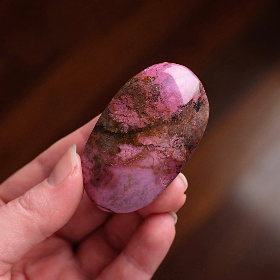 Cobalto Calcite Palm | Pink Cobaltoan Calcite Palm Stone