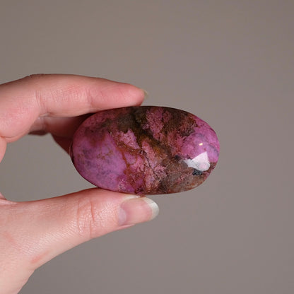 Cobalto Calcite Palm | Pink Cobaltoan Calcite Palm Stone