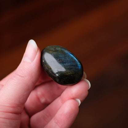 Flashy Labradorite Pocket Stone | Tumbled Crystal Palm