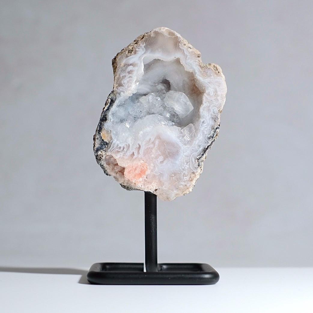 Crystal Geode & Display Stand | Quartz Geode