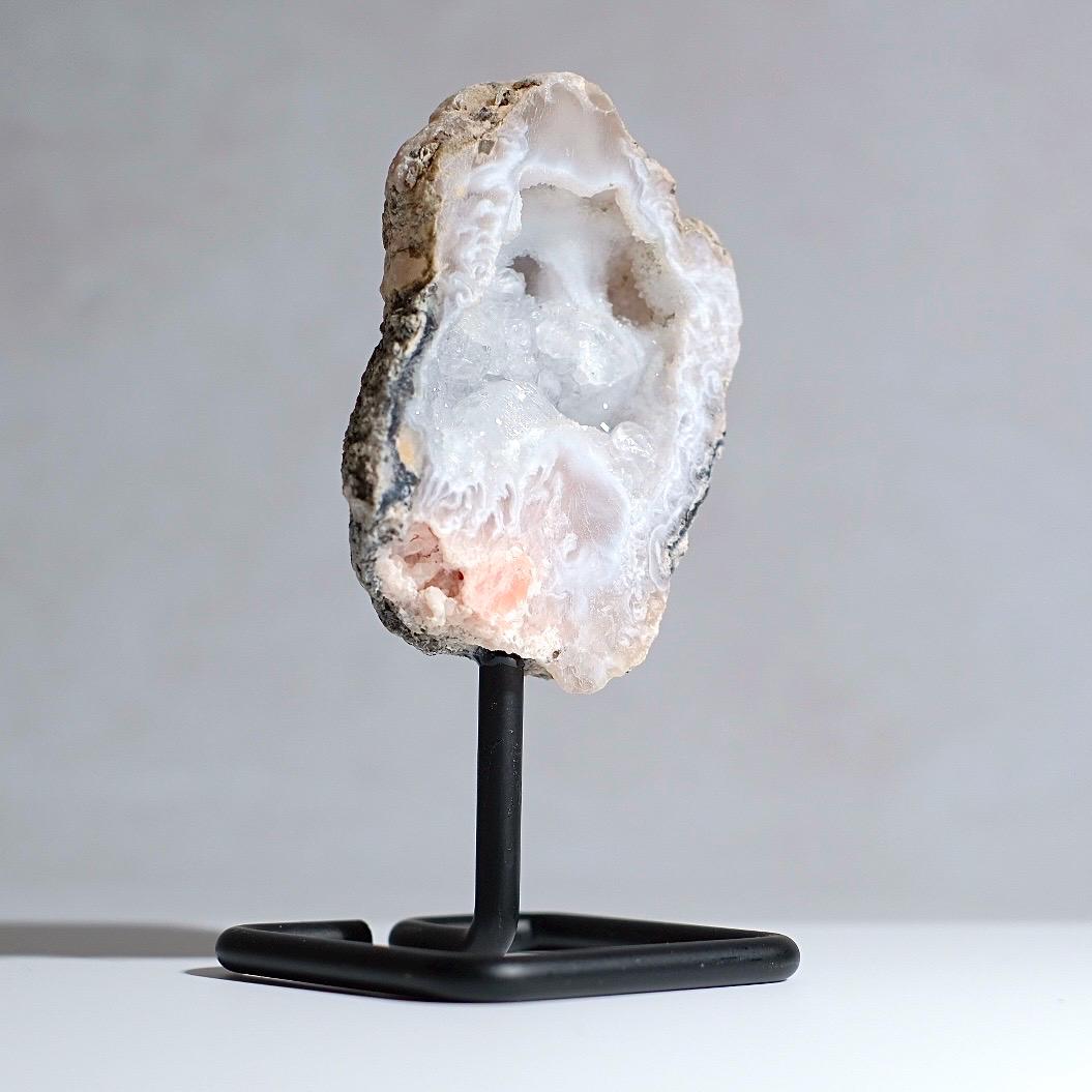 Crystal Geode & Display Stand | Quartz Geode