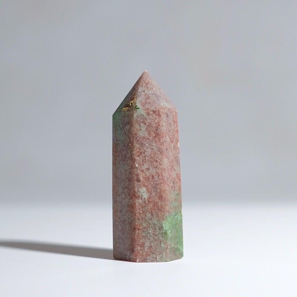 Eclogite Point | Garnet w. Green Omphacite Crystal Tower