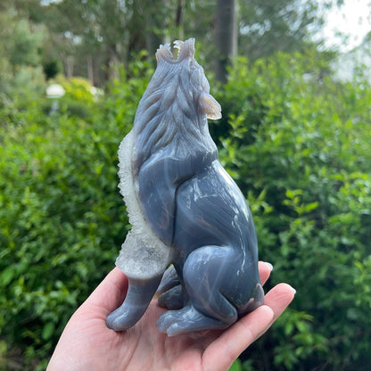 Stunning Druzy Agate Wolf Carving | Crystal Carving