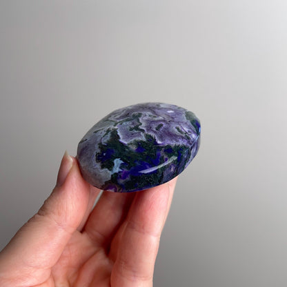 Dyed Moss Agate Palm | Moss Agate Crystal Palm Stone