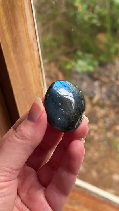Flashy Labradorite Pocket Stone | Tumbled Crystal Palm