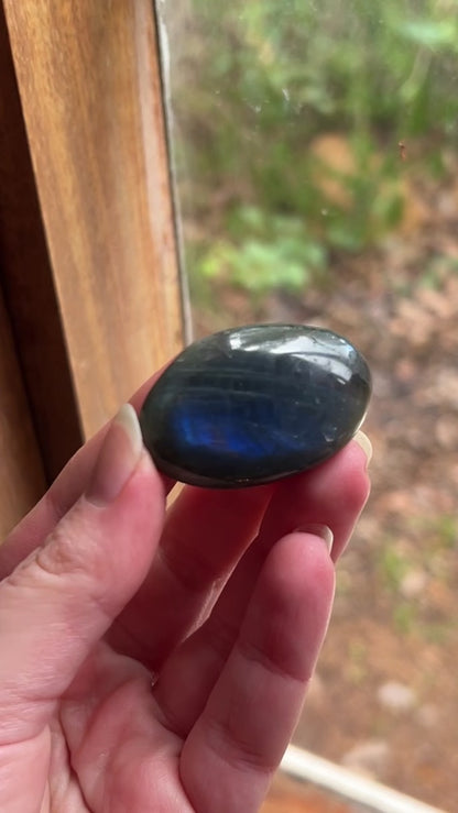 Flashy Labradorite Pocket Stone | Tumbled Crystal Palm