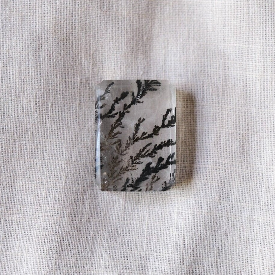 Dendritic Quartz Freeform